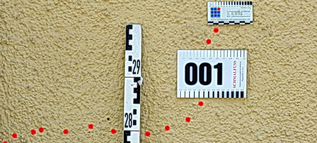 MFH Risse Außenputz vor Baubeginn